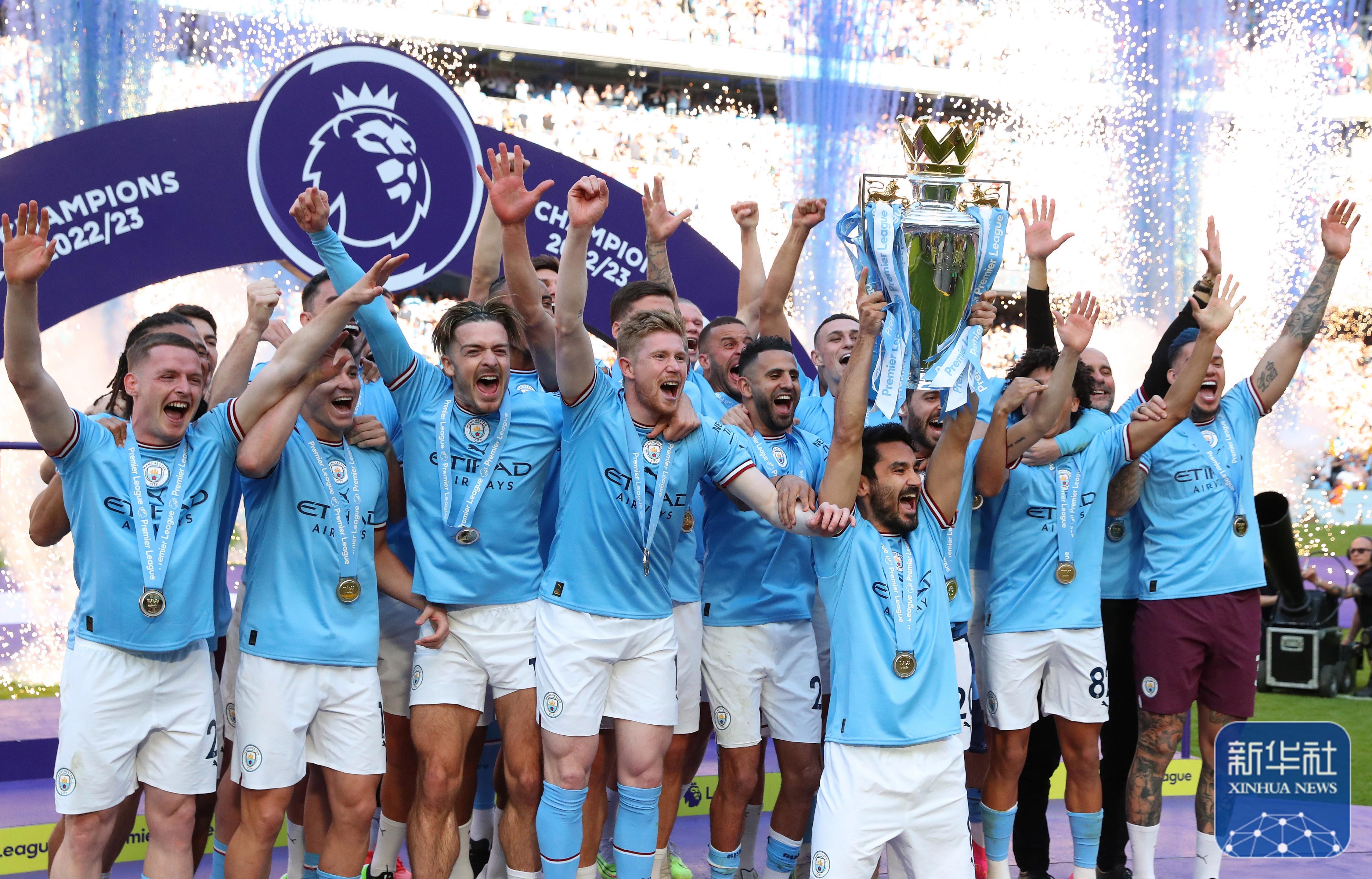 包含冲刺阶段突围战来临，曼联围绕英超队长鼓劲，信心回归，轮换策略成焦点的词条