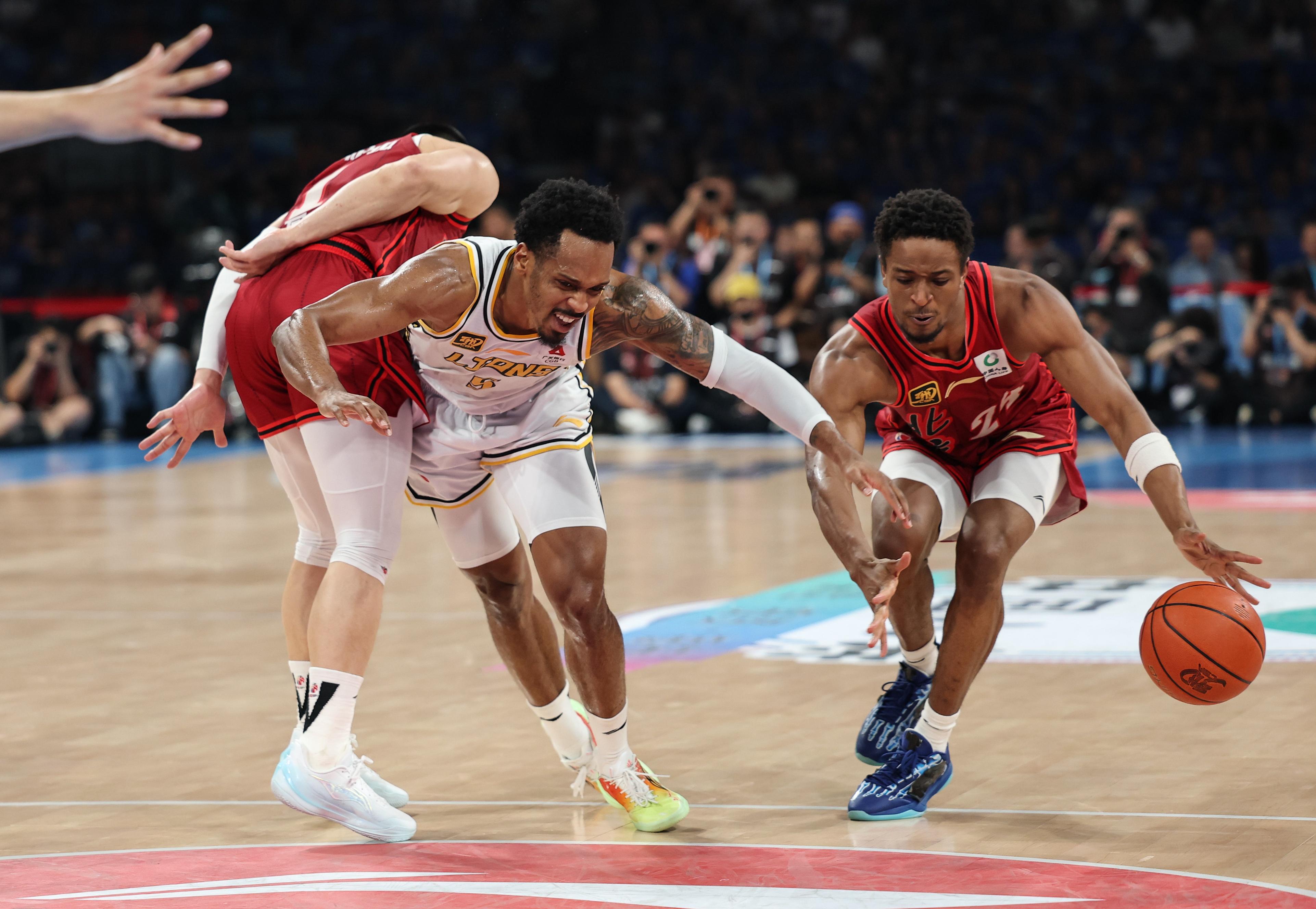 包含底特律活塞今晚篮板制胜,志在中超名次提升,气氛紧张,球队文化再被提及的词条 包含底特律活塞今晚篮板制胜,志在中超名次提升,气氛紧张,球队文化再被提及的词条